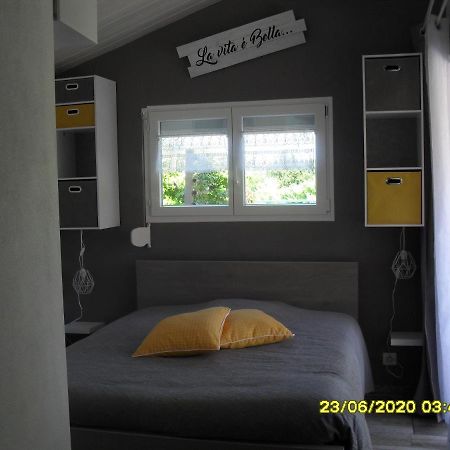 Maisonnette Neuve A La Campagne Urgosse Exterior foto